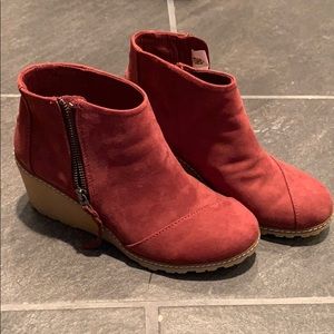 Toms Zip Wedge Booties
